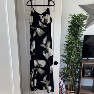 White House Black Market Stunning Leaf Print Maxi Dress SzL